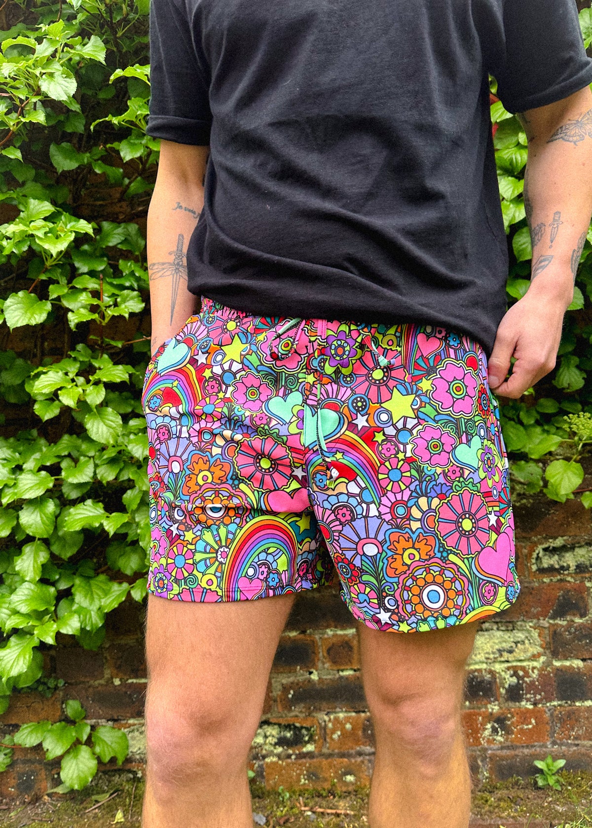 Trippin Daisies Men’s Shorts