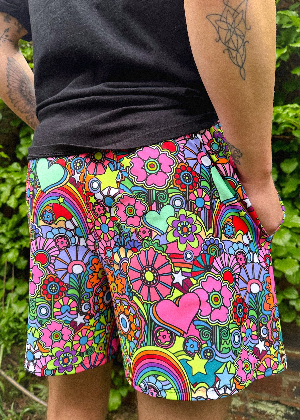 Trippin Daisies Men’s Shorts